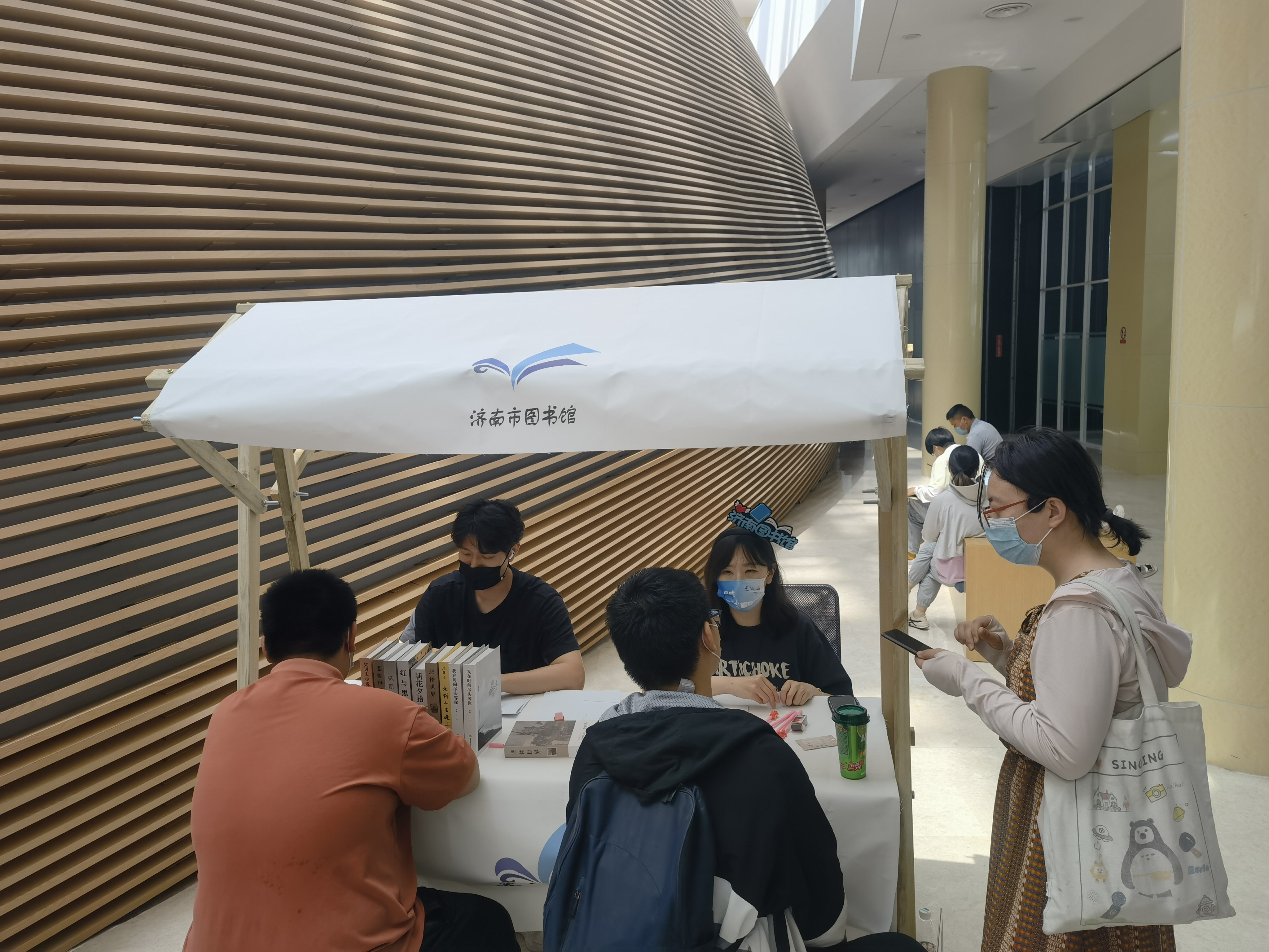 杀 济南市图书馆玩跨界！新葡京博彩图书馆×剧本(图3)